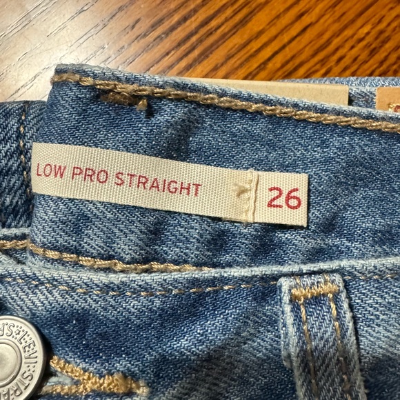 LEVIS Low Pro Mid Rise Women’s Jeans, Straight Leg, Color: Light Wash, 26 - Picture 8 of 9